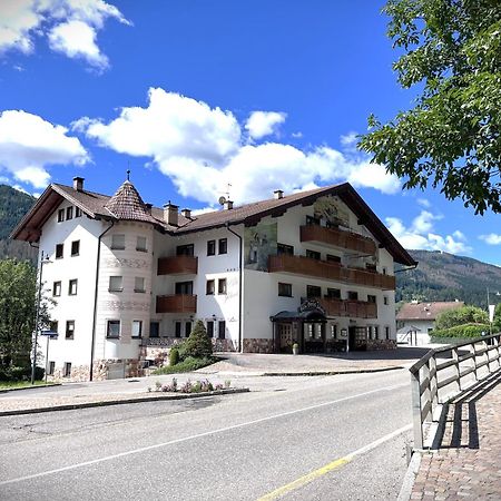 Hotel Villa Jolanda Циано-ди-Фьемме Экстерьер фото